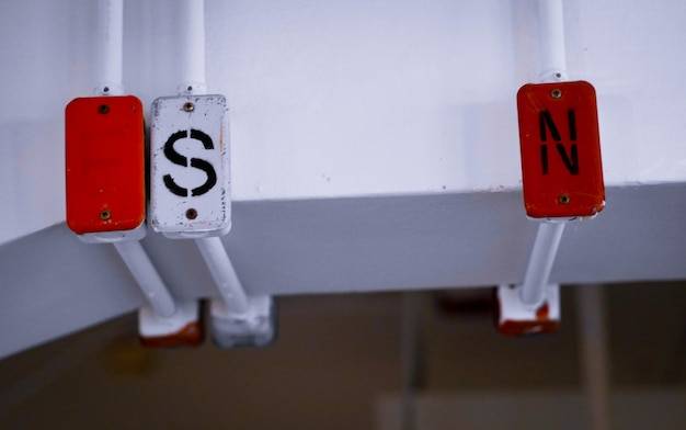 Zamrożenie cen prądu komu przysługuje i jak to działa?