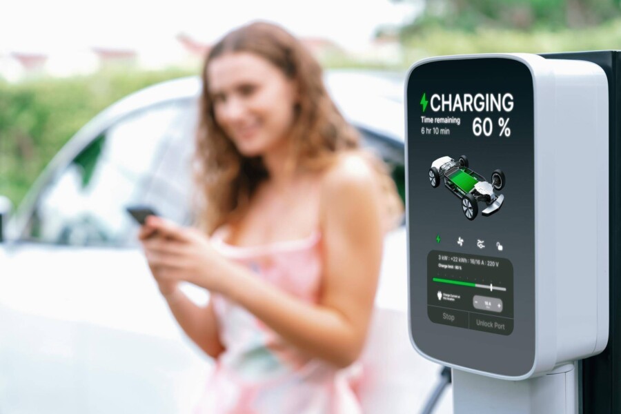 Jak długo ładuje się Tesla S w domowych warunkach?