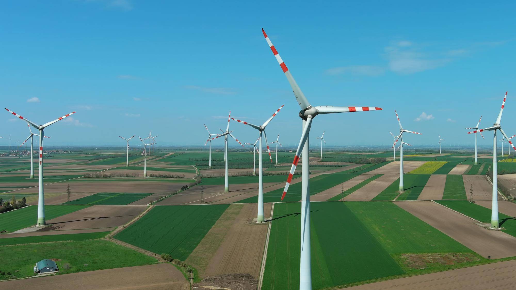 Ile kosztuje turbina wiatrowa 5kW i na co zwrócić uwagę przy wyborze?